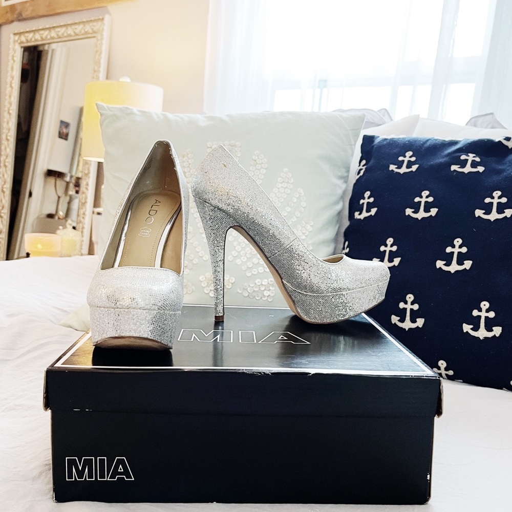 Aldo silver sparkley heels